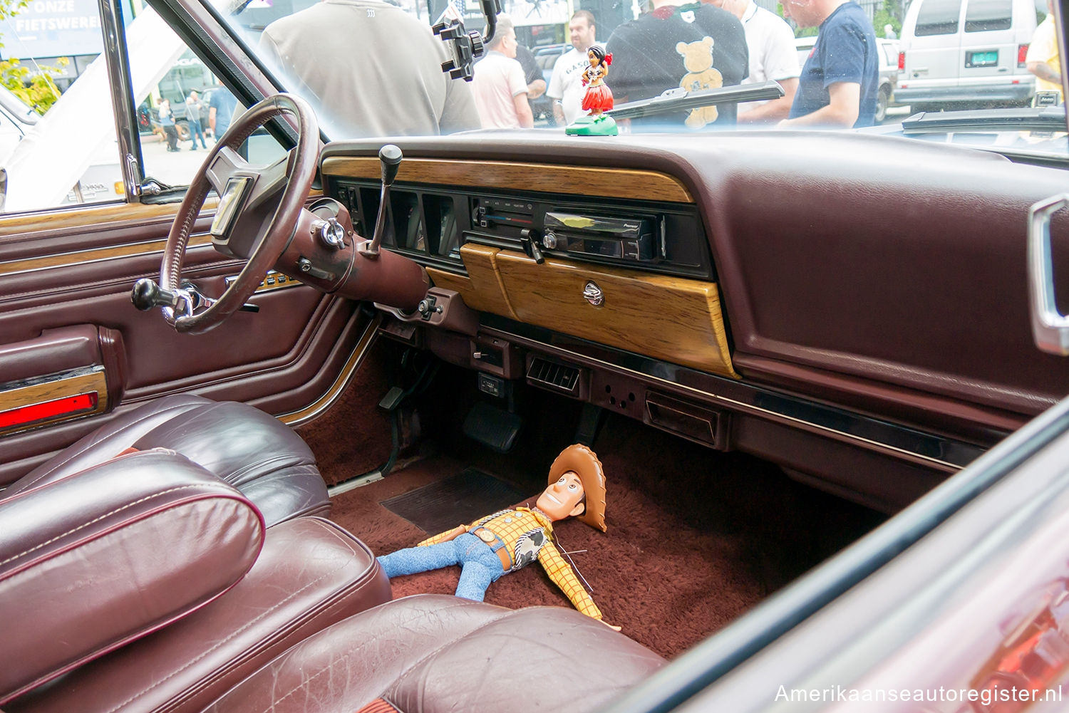 Jeep Grand Wagoneer uit 1987